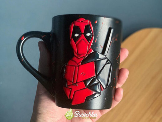 Черная чашка Deadpool