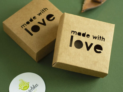 Крафтовая коробка Made with love